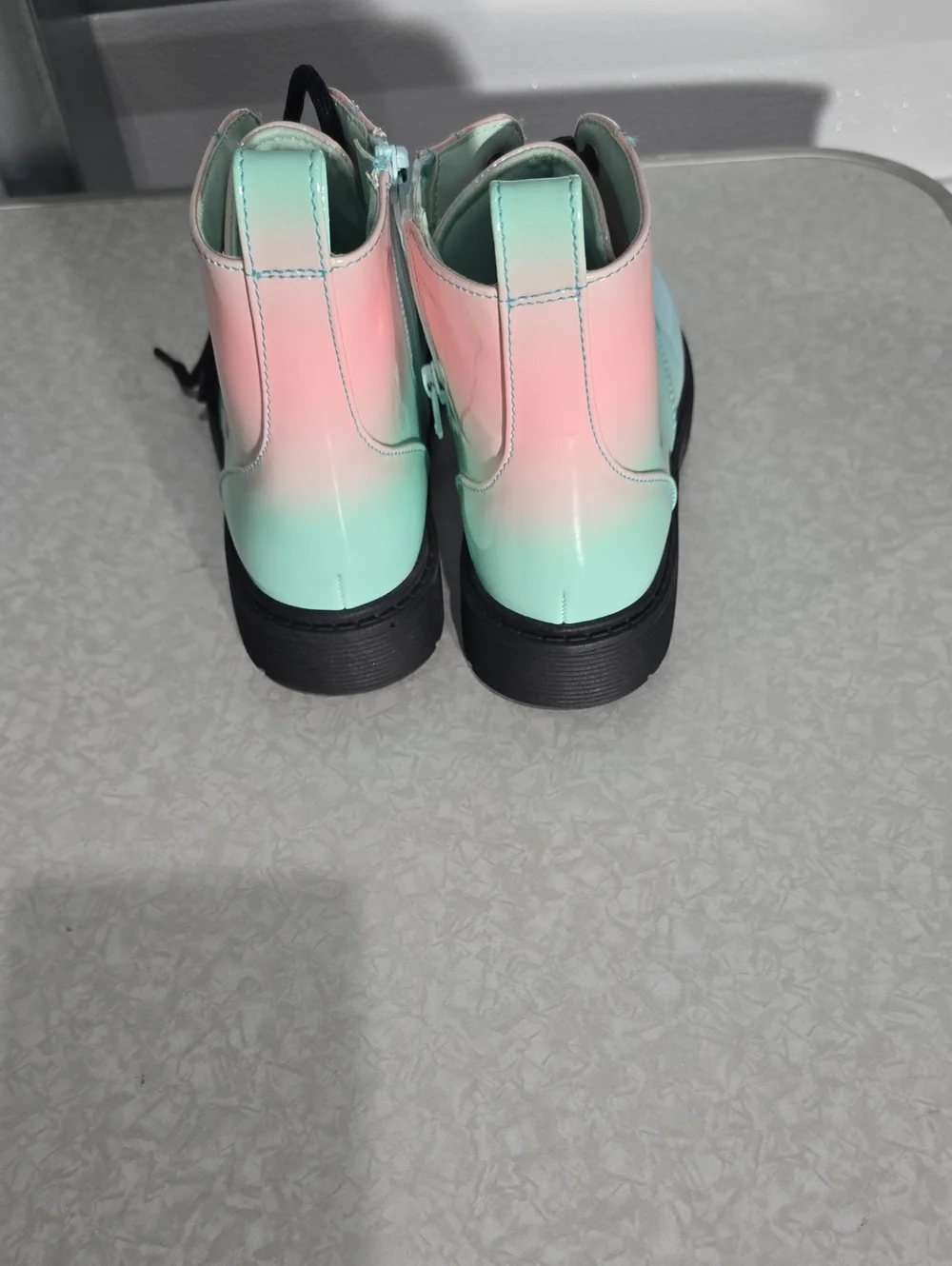 art class Mint-to-Pink Ombre Lace-Up Kids Boots Size 2 NWOT